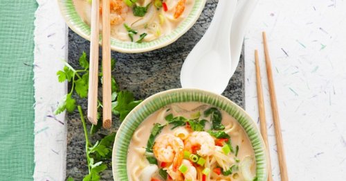 Kokossuppe mit Garnelen