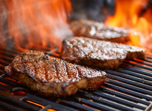 5 Worst Steaks To Cook at Home, According to Chefs