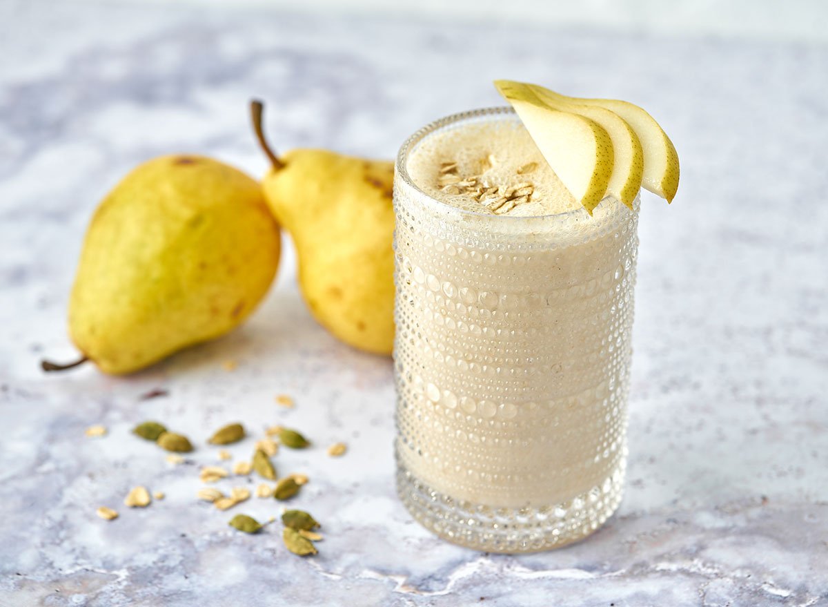 Plant-Based Pear Cardamom Oats Smoothie
