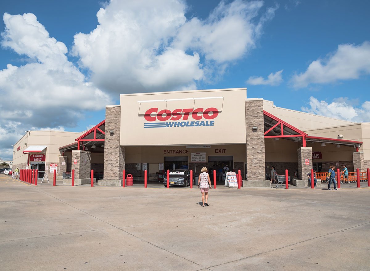 The Best & Worst Menu Items at Costco's Food Court