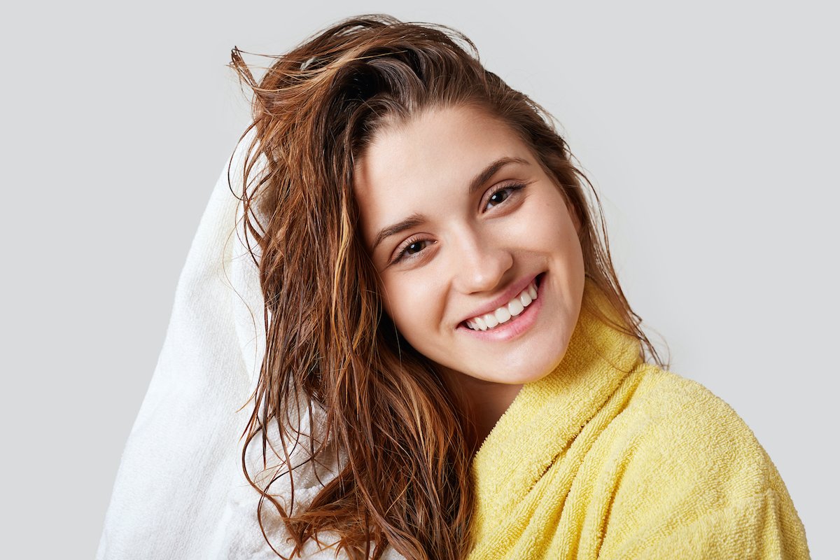 Showering Mistakes That Are Hurting Your Hair, Say Stylists