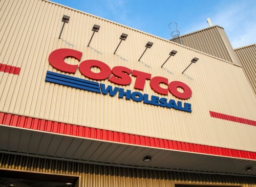 Costco Food Court Just Dropped a New Turkey Sandwich—But People Are Shocked by the Calorie Count