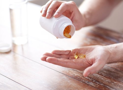 8 Supplements Diet Experts Swear By for Total Health
