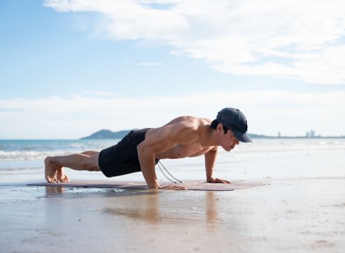 Start To Lose Belly Fat in 7 Days With This Bodyweight Circuit Workout