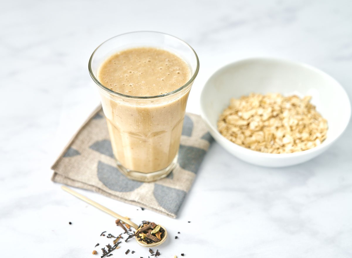 Plant-Based Chai Tea and Oats Smoothie