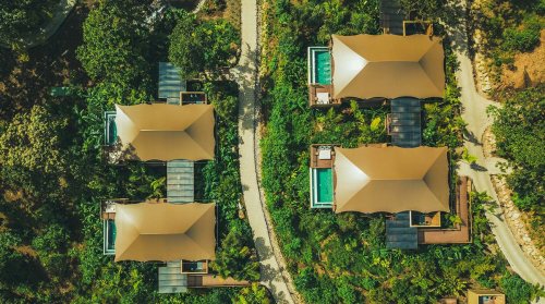 What are Eco-Resorts? 10 Ways They Differ From Eco-Lodges