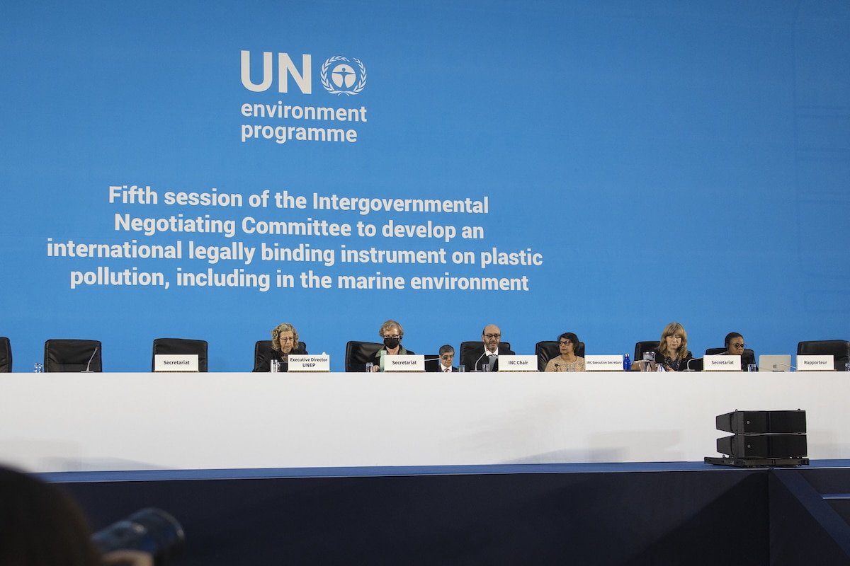 World Leaders Fail To Reach Agreement On Global Plastics Treaty, Plan ...