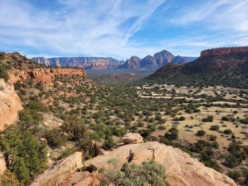 Take A Meandering Path To An Arizona Overlook That’s Like Something From Another Planet