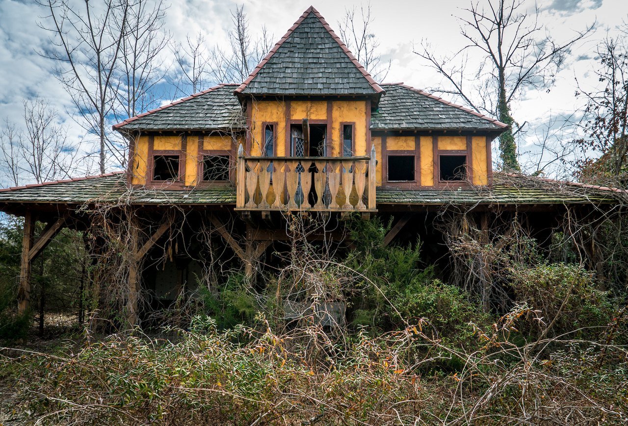 11 Of America's Most Eerie And Fascinating Abandoned Locations