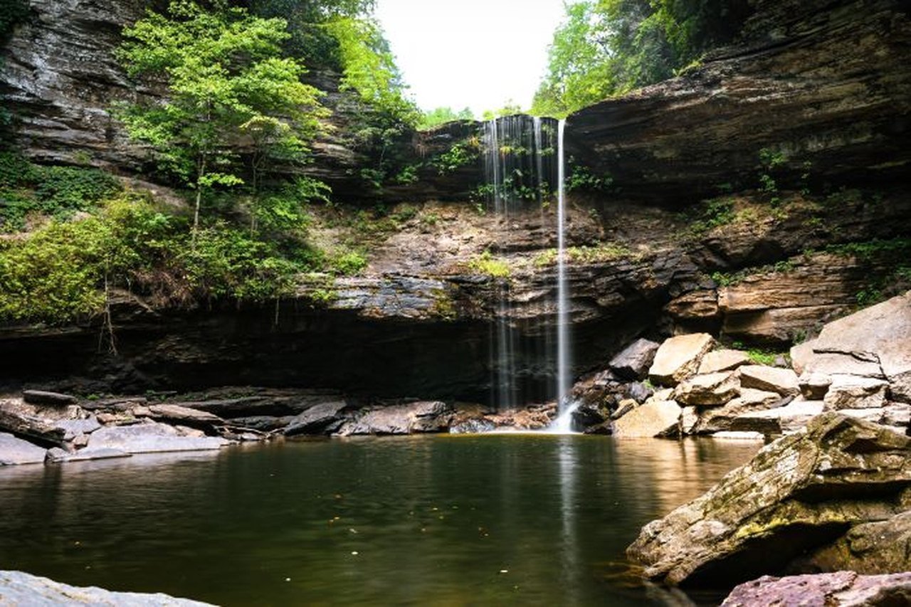 The 2-Mile Blue Hole Greeter Falls Loop Trail In Tennessee Is Full Of Jaw-Dropping Natural Pools And Waterfalls