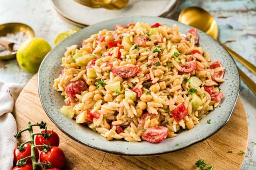 Köstlicher Kritharaki Salat - ganz einfach gemacht - Eine Prise Lecker