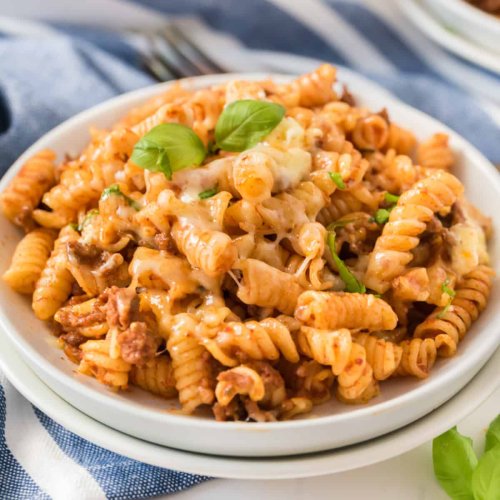 Einfacher Nudelauflauf mit Hackfleisch - Blitzlasagne - Eine Prise Lecker