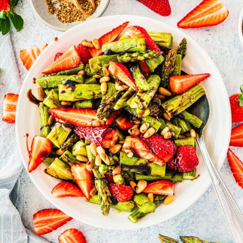 Köstlicher Spargelsalat mit Erdbeeren - Eine Prise Lecker