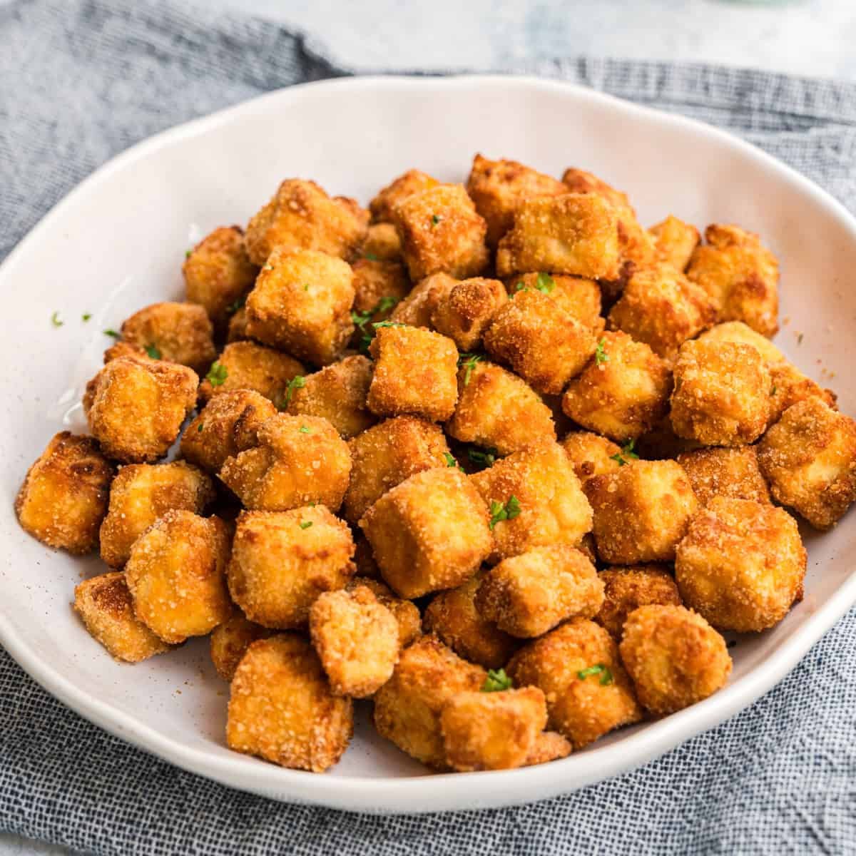 Knusper Tofu aus dem Airfryer - Eine Prise Lecker