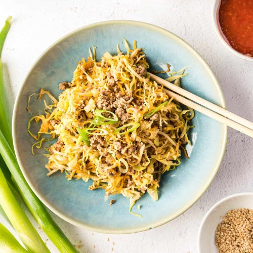 Asiatische Frühlingsrollen-Bowl (low-carb) - Eine Prise Lecker