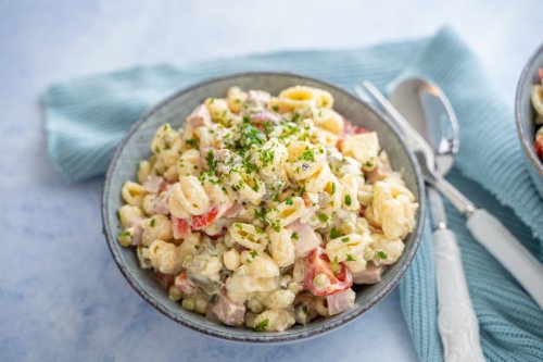 Knaller Nudelsalat mit cremigem Honig Senf Dressing