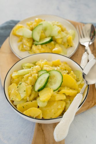 Kartoffelsalat mit Gurke – einfaches veganes Rezept für den Biergarten Klassiker