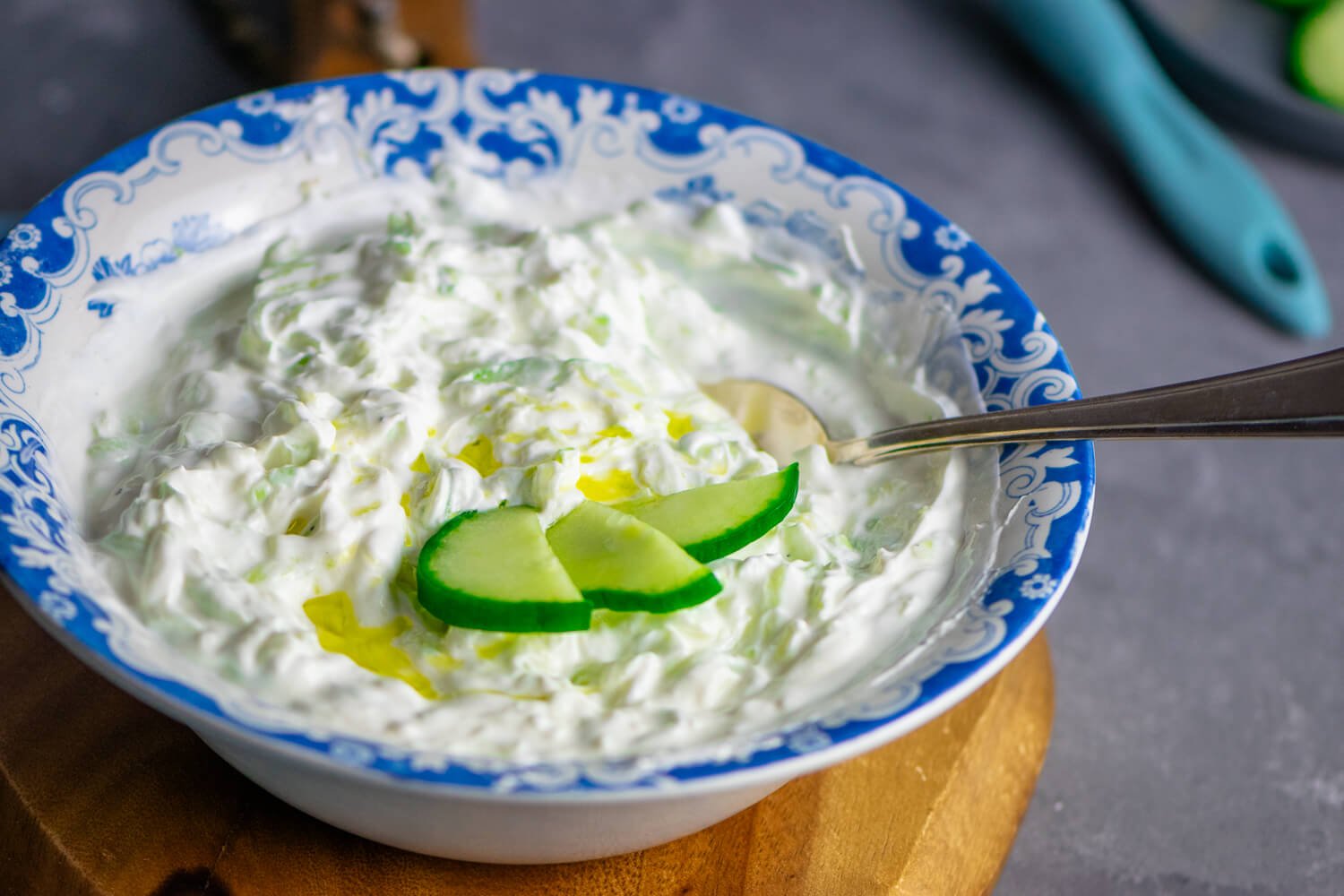 Tzatziki Rezept – original griechisch, cremig & einfach selbst gemacht