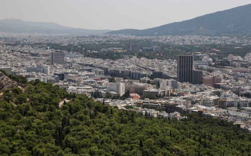 Cutting red tape on property | eKathimerini.com
