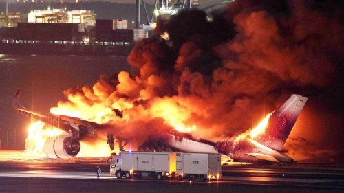¿Por qué el avión accidentado en el aeropuerto de Tokio no explotó?
