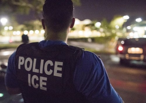 Cómo padecen inmigrantes la vigilancia extrema de ICE (podcast)