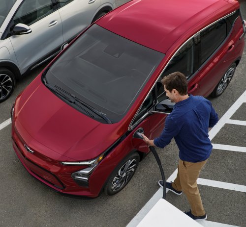 FLO to supply 40,000 chargers to GM for dealerships across Canada and the U.S.
