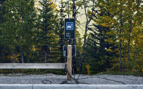 CSA Group releases first public policy report on Canada’s EV charging network