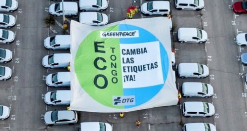 Greenpeace denuncia el "eco tongo" de las etiquetas de la DGT