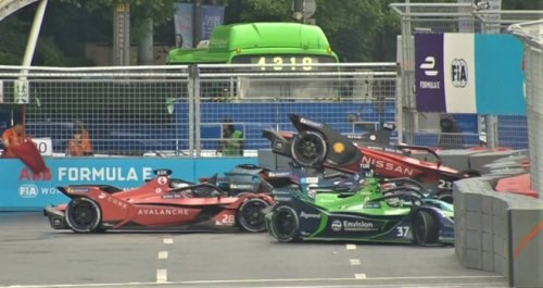 Mercedes deja la agitada Fórmula E como campeona con Vandoorne