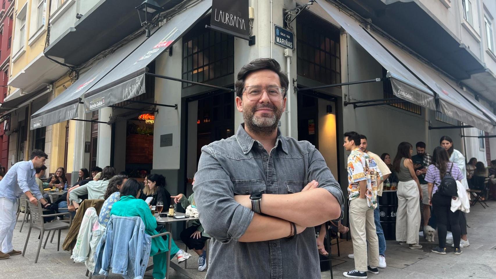 El bar de A Coruña que revitalizó una zona semiabandonada y se mantiene como referente de moda