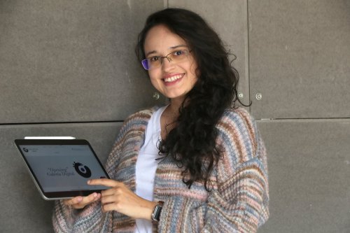Óptica.ef es la galería en línea para comercializar arte que fue creada por una joven pintora y emprendedora de Orosi