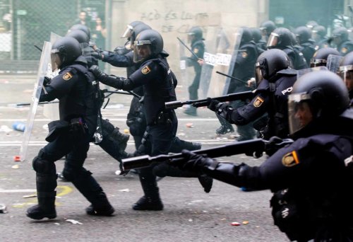 Policías piden la destitución del jefe de los Antidisturbios por los fallos del operativo de Cataluña