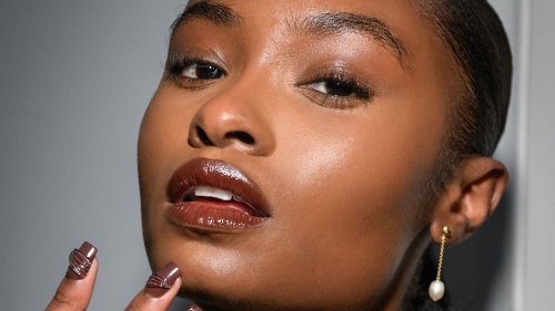 Vergessen Sie Lipgloss: Das ist das einzige Lippenprodukt, das Sie im Sommer 2025 brauchen