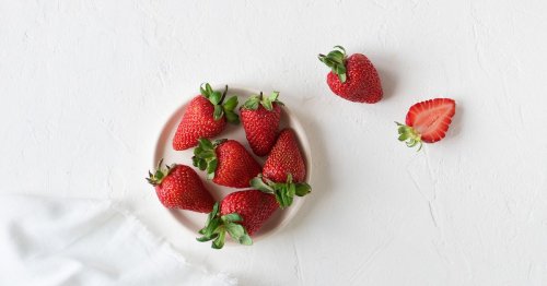 Erdbeer-Bites sind der perfekte 3-Zutaten-Sommersnack