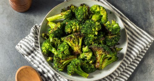 Nur 3 Zutaten: Dieses Rezept verwandelt Brokkoli in einen Snack