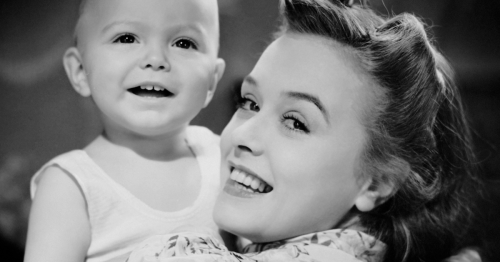 Glucken-Alarm: Diese 4 Sternzeichen-Mamas sind überfürsorglich