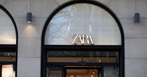 Dieses Midi-Kleid von Zara sieht aus wie vom Designer & ist perfekt für's Büro