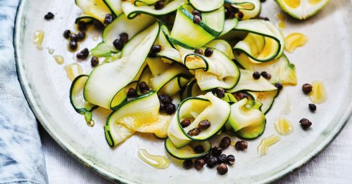 Dieses Zucchini-Rezept mit 2 Zutaten schmeckt sommerlich-frisch!