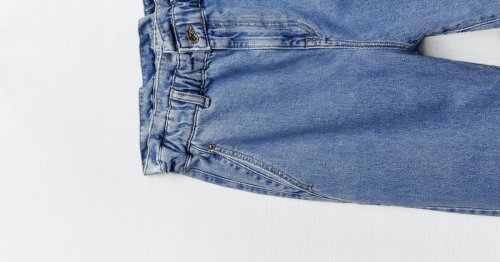 Bei Zara wird‘s lässig – mit dem Jeans-Trend Baggy Paperbag Jeans für 2022