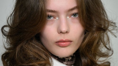 Wundermittel bei dm: Dieses Trend-Produkt macht kaputte Haare gesund
