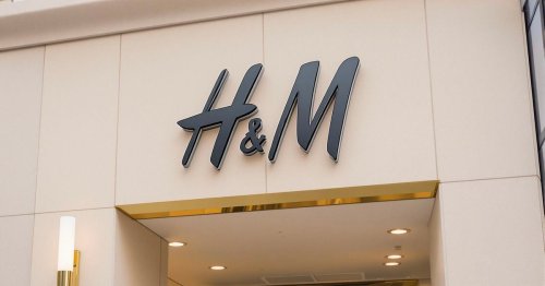 Das „Südfrankreich“-Kleid von H&M lieben 2025 einfach alle!