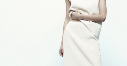 Eleganter Modetrend 2023: Stilsicherer Midirock von Zara