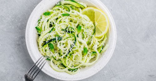 Besser als Carbonara: Das Rezept für Zitronen-Spaghetti mit Zucchini von Jamie Oliver ist herrlich frisch!