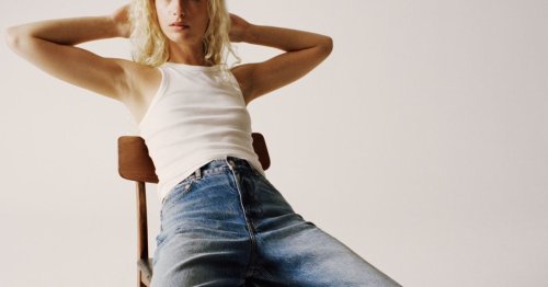 Modetrend: Diese 3 blauen Jeans gehören 2022 in jede Garderobe!