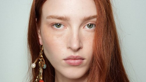 In & Out: Welche Beauty-Looks jetzt Trend und welche eher von vorletzter Saison sind