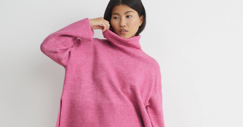 Mode-Trend 2022: Diese Farbe müssen Pullover im Winter 2022 haben!