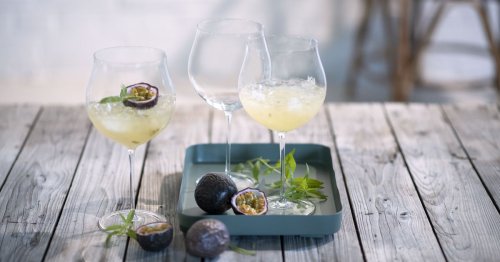 Rezept: Maracuja-Fizz ist der perfekte alkoholfreie Cocktail für heiße Sommernächte