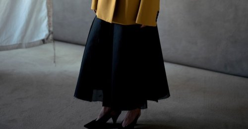 5 Ideen vom Runway, wie Sie lange Röcke 2025 stylen könnten