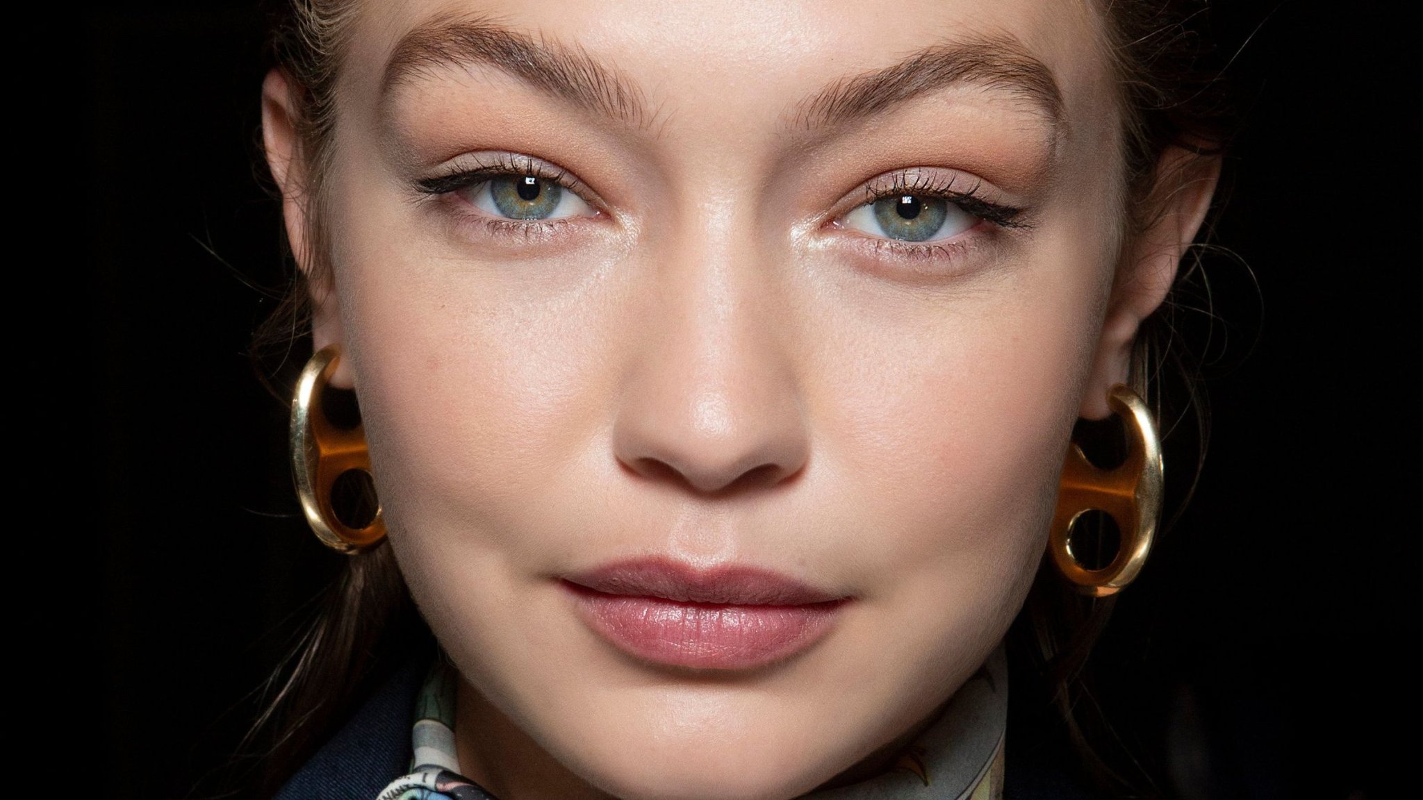„Fob“ statt Bob – 2025 lieben alle die 60s-Flipped-Frisur à la Gigi Hadid