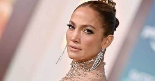 Jennifer Lopez trägt den Haarfarben-Trend für 2023: Money-Piece-Highlights